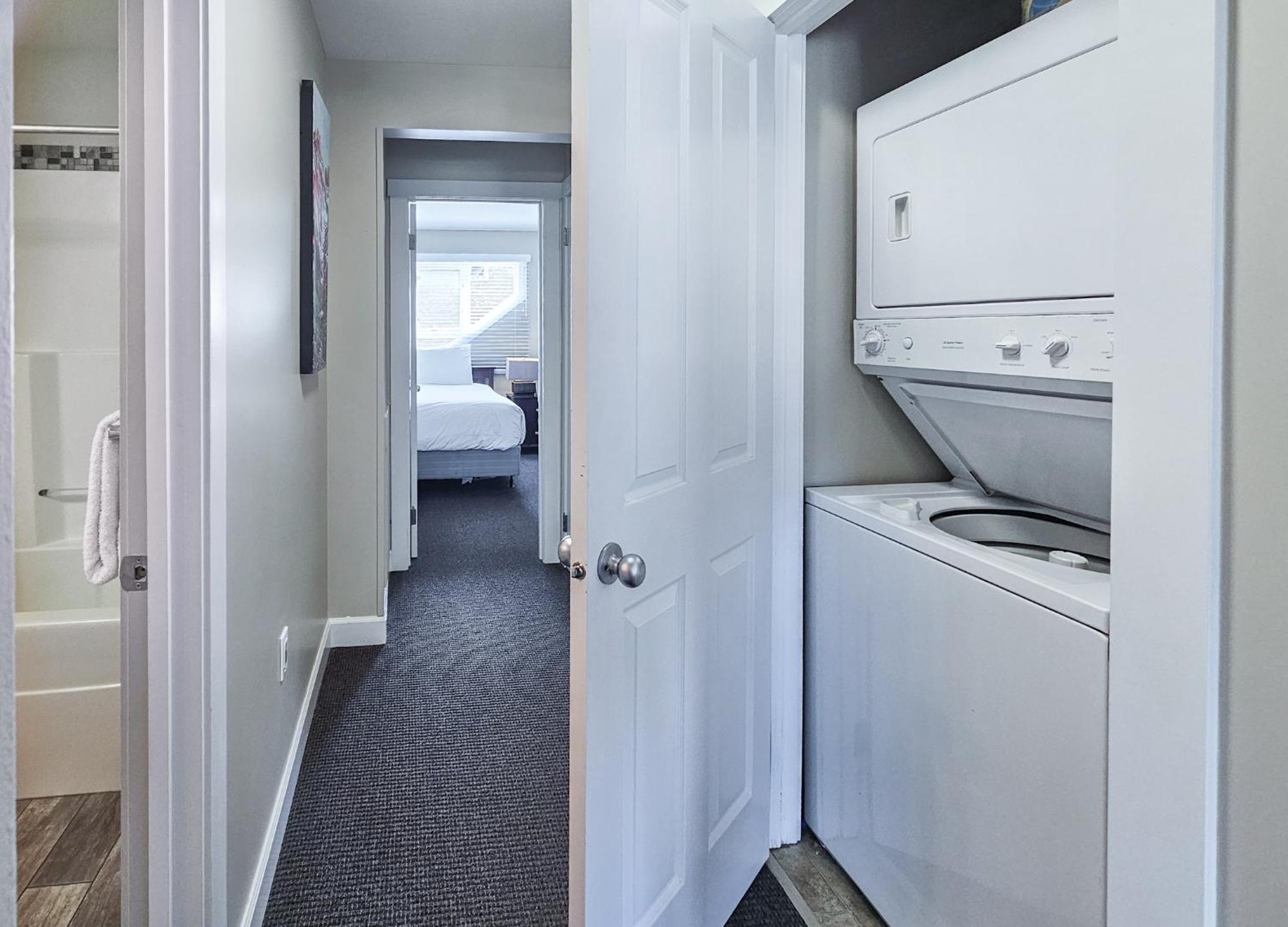 Aurora Townhomes By Stayin Panorama Room photo